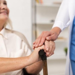 Evde Hasta Bakıcı Hizmeti